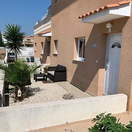 Poolside Ground Floor - B105 Walnut Grove * Paphos